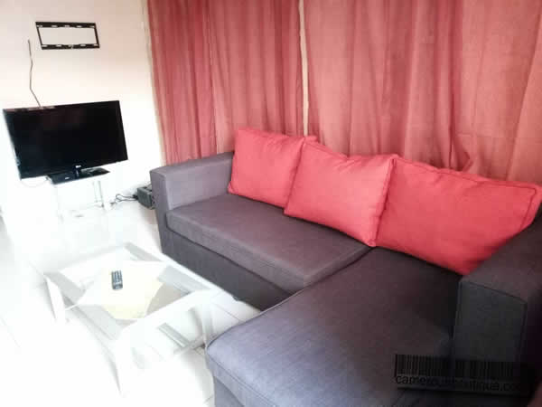 Studio meublé 1 chambre F2 à louer à Yaoundé Omnisport Salon